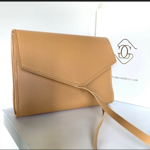 Katherine Tech Organizer Roll in a warm honey color made by Glass Ladder Co. NIB - Picture 8 of 10